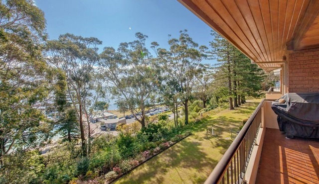 A renovated unit with waterviews, close to town!