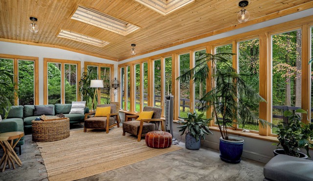 A Retreat Bordering NATIONAL PARK land 1 mi to C&O and 2 mi to Harpers Ferry!
