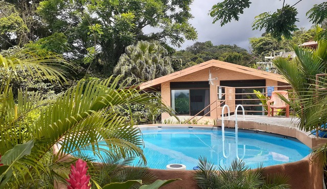 A Romantic Hidden Jungle Gem just for Two, Spectacular Views, A/C & Private Pool