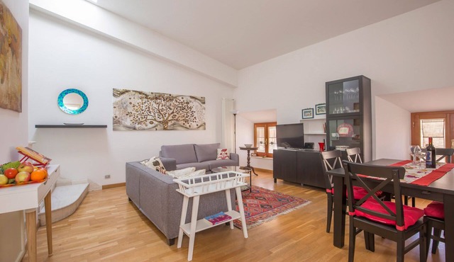 A romantic loft in the enchanting city of Siena with lift, Air C. and WIFi