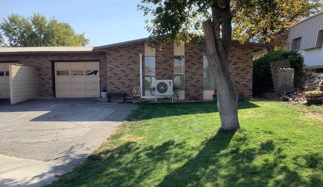 A roomy quiet private duplex. Located on a cul de sac area with limited traffic