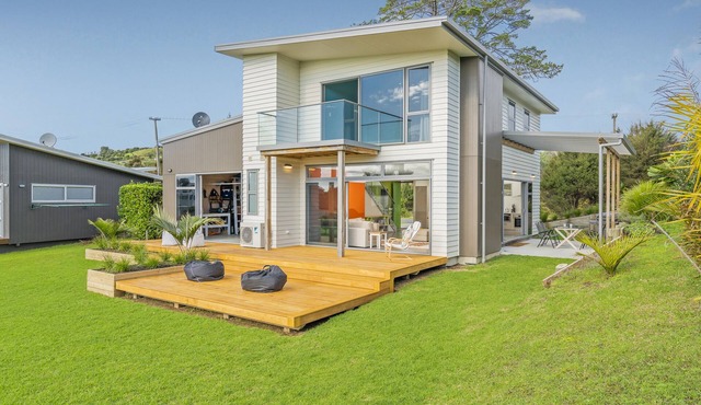 A Slice of Summer - Whangapoua Holiday Home
