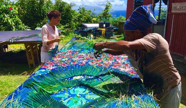 A small-group Seychelles "sun printing" textile workshop