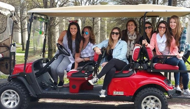 A small-group, three-in-one Nashville tour by golf cart