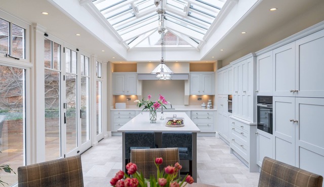 A spacious and grand Georgian house for 8 in central Chichester with parking.