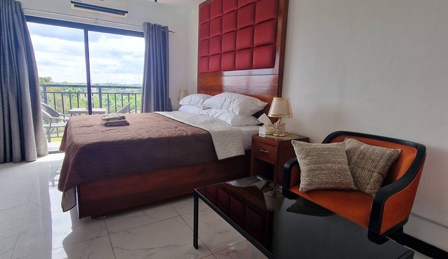 A spacious Studio apartment/condo near Clark Airport angeles city pampanga