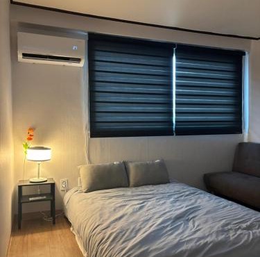 A spacious two-room accommodation near Gangnam