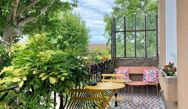 A spacious winemaker apartment in Sablet