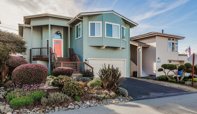 A Step Away: 3 BR, 2 BA House in Cambria, Sleeps 6