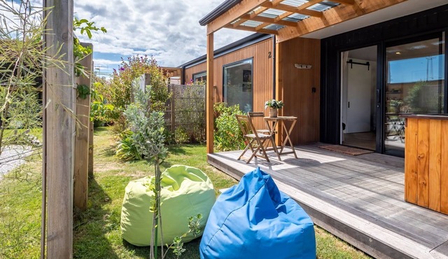 A studio hideaway just a few steps from the beach
