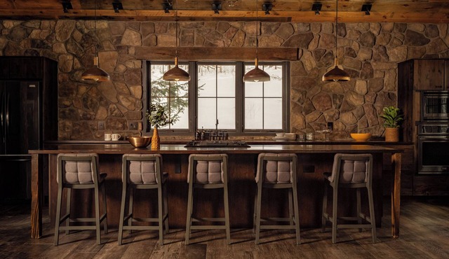A stunning, modern Lodge with rustic charm at June Farms!