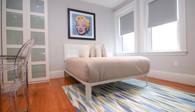 A Stylish Stay w/a Queen Bed, Heated Floors. #11