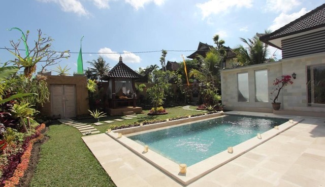 A stylish Villa with Pool & Kitchen and greenery garden