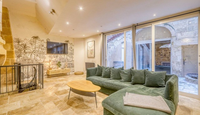 A superb large loft in the heart of Bordeaux