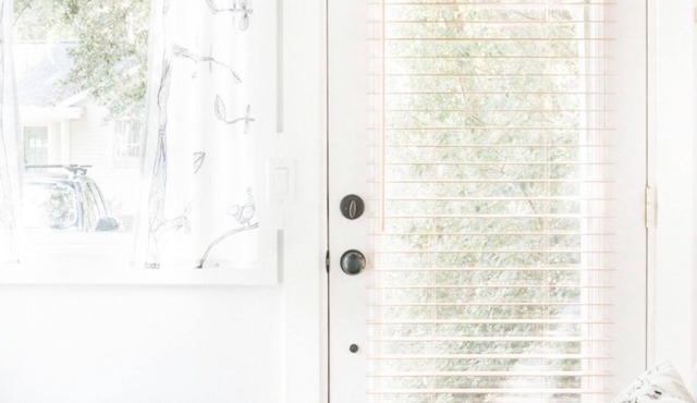 A sweet & private tiny house in an awesome neighborhood, with a ton of amenities