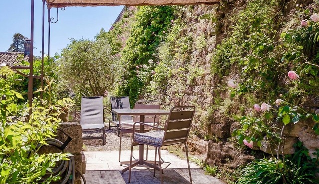 A terrace with a unique, romantic charm and a naturally refreshing atmosphere!