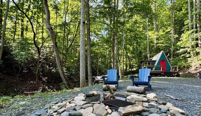 A Tiny A-Frame GlampingnWiFi,Creek,Firepit,GrillnPet friendly
