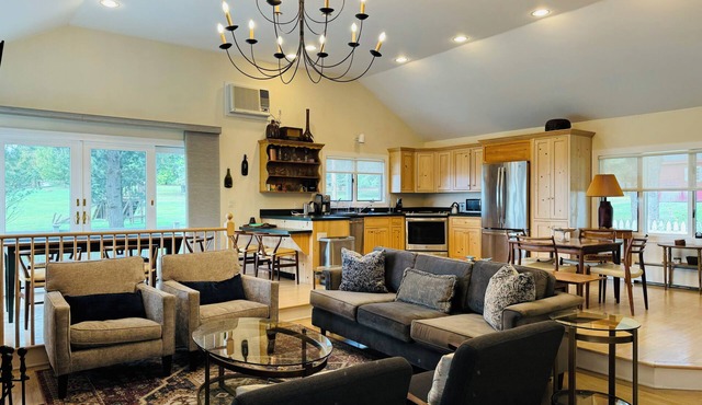 A Tranquil Country Home in serene Copake with AC, WiFi