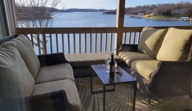 A True 10! WATERFRONT 5 STAR 100 Reviews walk-in, 3 pools/3 B/3 BATH sleeps 9