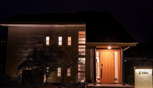 A twostory detached house with a panoramic view of Lake Ashi/Ashigarashimogun Kanagawa