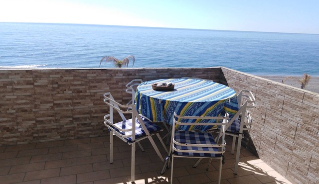 A WINDOW ON THE SEA