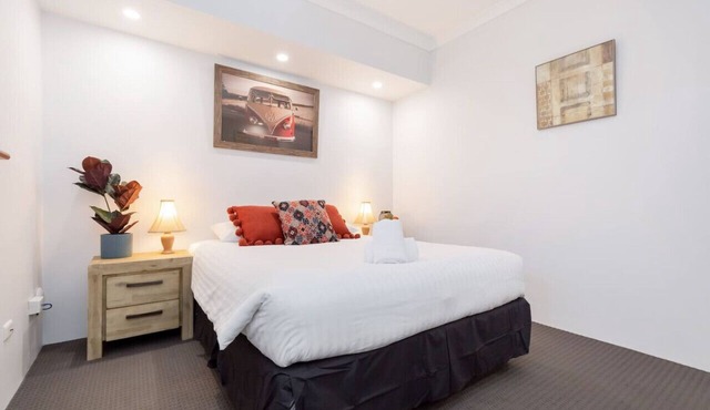 A5 - Bright & spacious, 1 bathroom apartment!