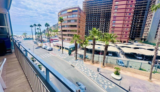 A564 - Nice apartment in front of the beach with parking