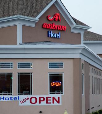 Aashram Hotel by Niagara River