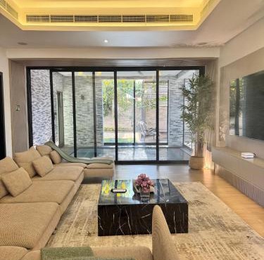 AB Villa - Pool & Cinema