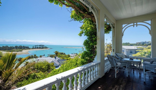 'Abel Abode -Te Whare Rangi' - Private Room in Nelson Waterfront