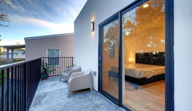 Abode #1 New Modern Luxe Spacious 2B/2B EV Charger