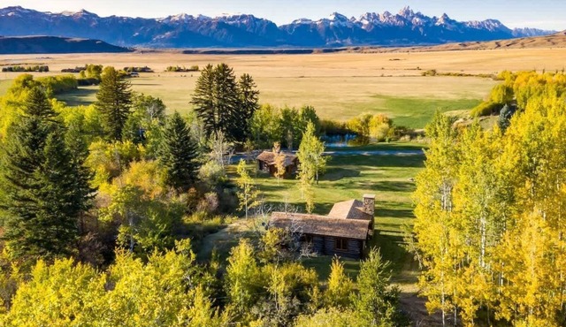 Abode at 7 Cabins, perfect for large groups