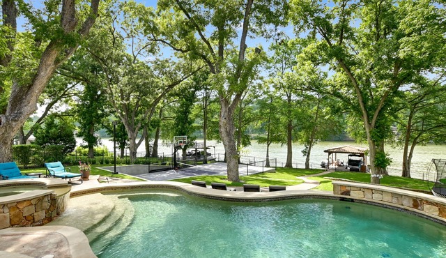 Above Casa TranquilityI Lake Austin I Pool&Spa l PickleBall I Family Fun