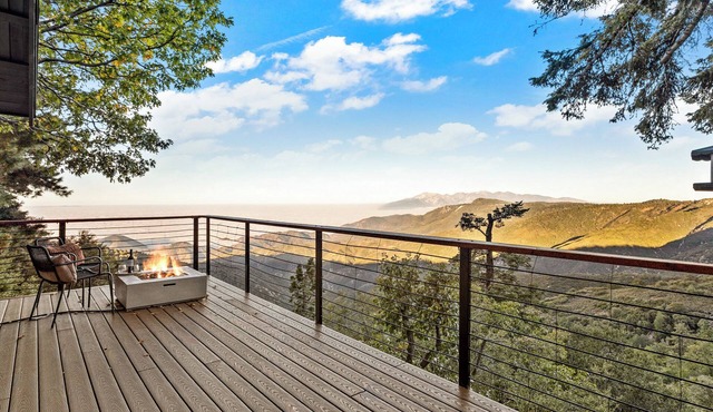 Above the Clouds Cabin - Views, Dog Friendly, Games, AC!