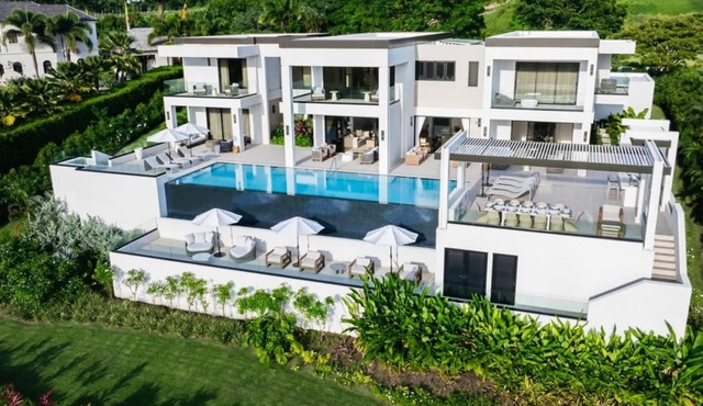 Above the Clouds - 4 bedroom