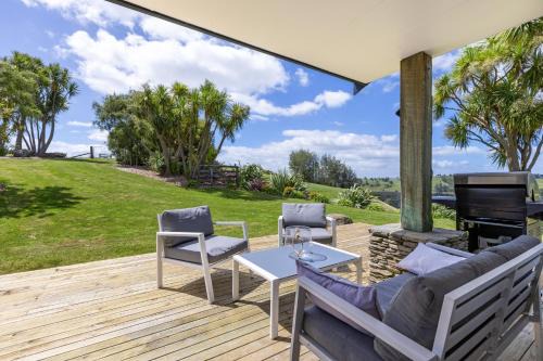 Above the River Karapiro Bed & Breakfast
