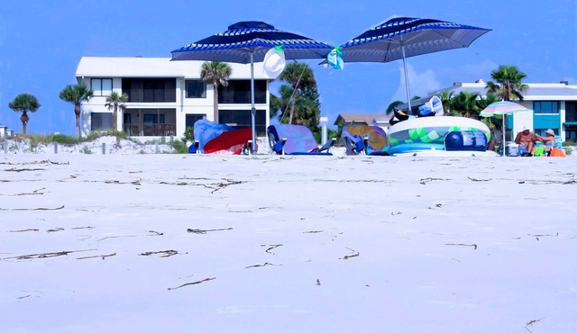 Absolute Anna Maria-Private Beach Access-Beach 1 Minute Walk-Heated Pool-Free Wi