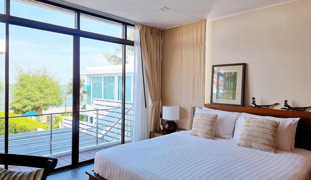 Absolute Beachfront - 4 Bedrooms Pool Villa