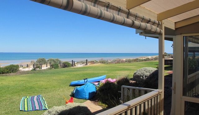 Absolute Beachfront Holiday Home! The Sandpiper Beach house