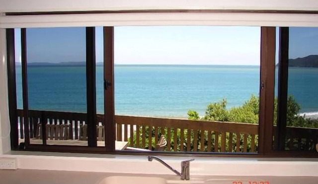 Absolute Beach Front @ Coopers