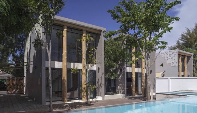 Absolute Beach Front Pool Villa No 1