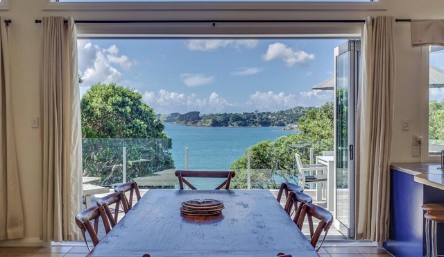 Absolute Beachfront Oneroa
