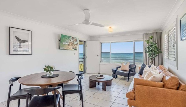 Absolute Beachfront Apartment 3T