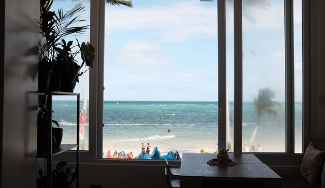 Absolute Beachfront Apartment with Kitchen