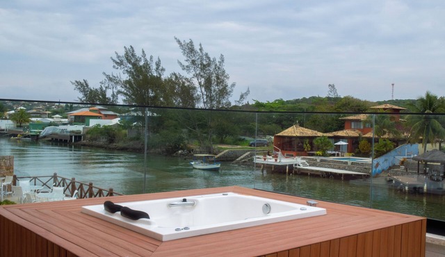 Absolute luxury, high-end mansion, 6 suites.