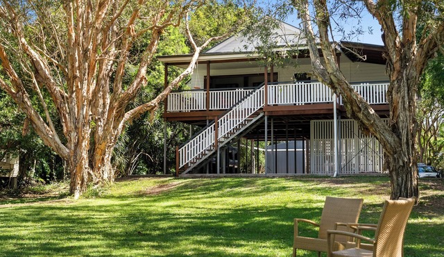 Absolute River Front & Views - Close to beach and shops