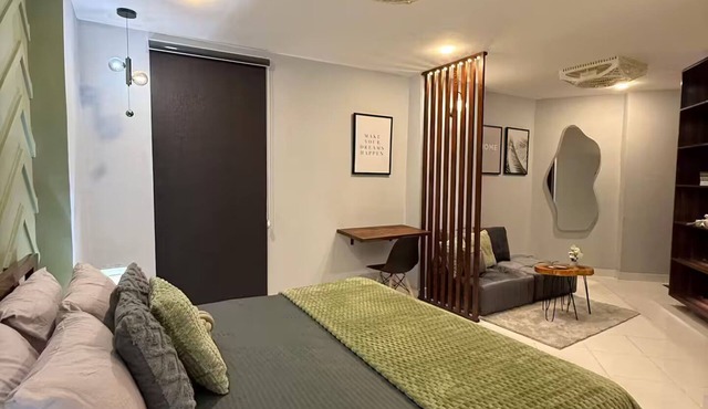 AC - Studio Apartment in Dascon Tower