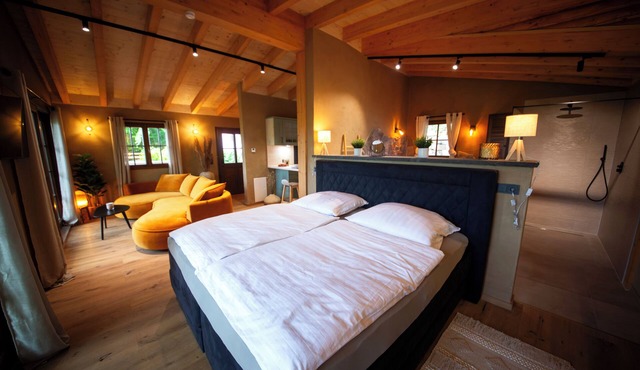 Acacia - log cabin in the Eifel, pet-friendly with wellness area