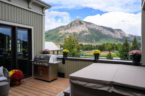 Academy Place | Glacier Lily Penthouse