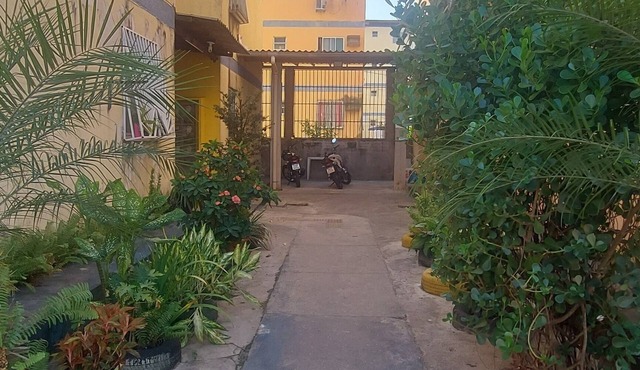 Accessibility just a step away. Simple and cozy complete apartment.